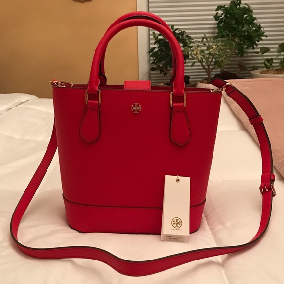 Tory Burch Handbags - ❤️NWT Tory Burch Emerson N/S Crossbody Bucket Bag